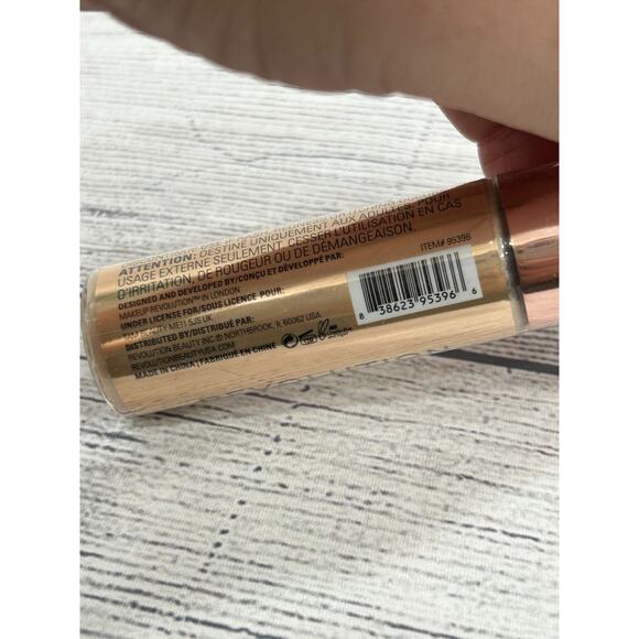 New Makeup Revolution Euphoric Gold Illuminateur Liquid Highlighter 18ml - Picture 5 of 6